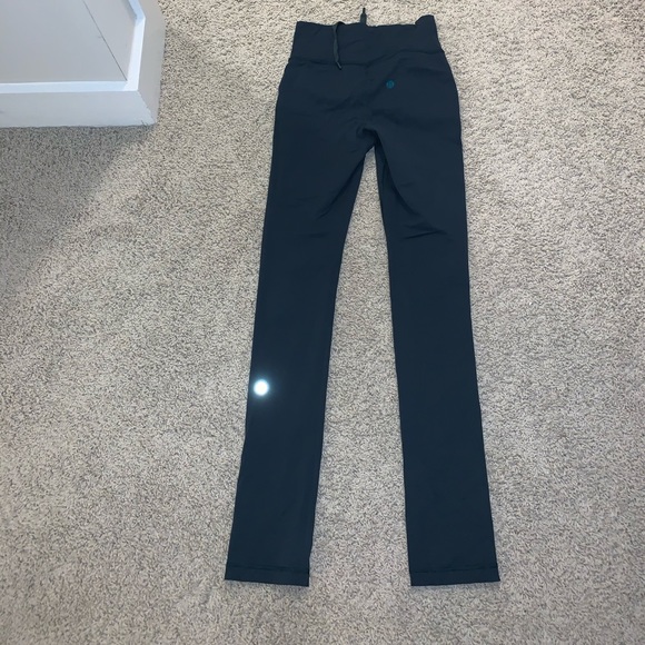 Lululemon straight leg pants size 4 forest green - Picture 2 of 2